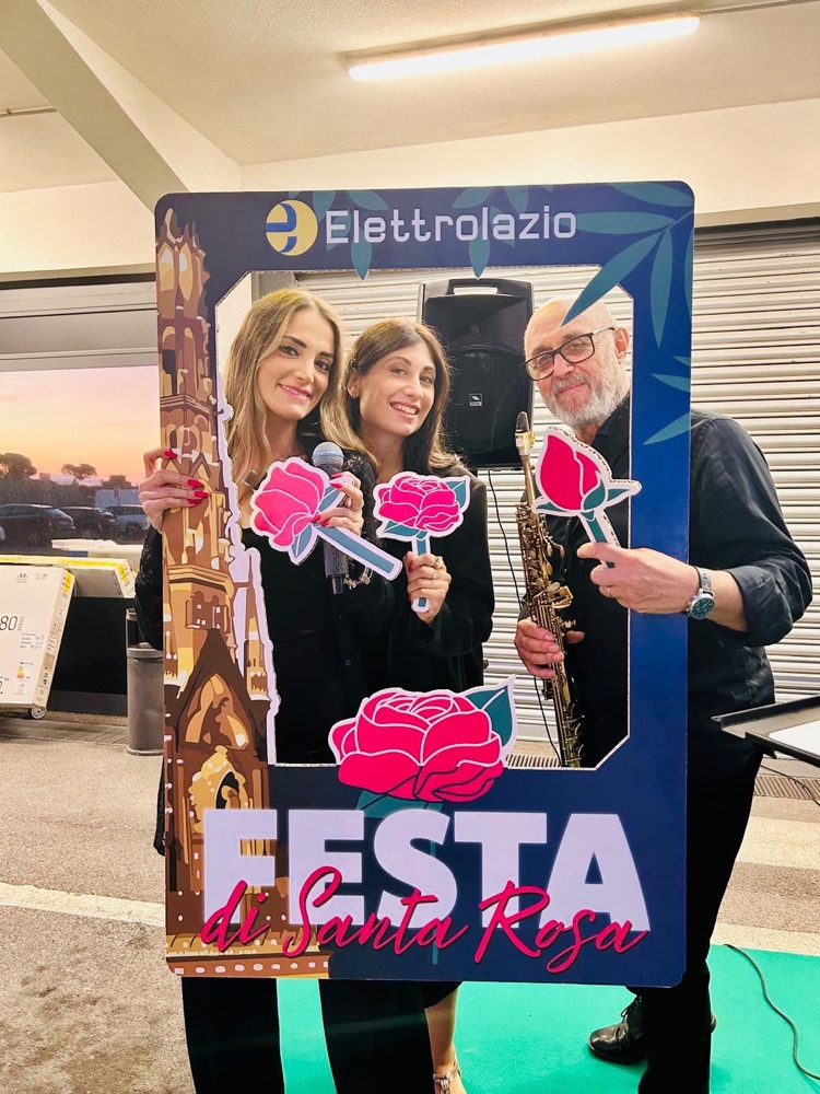 Le artiste e il sassofonista di Coal G Events alla Festa di Santa Rosa organizzata da Elettrolazio